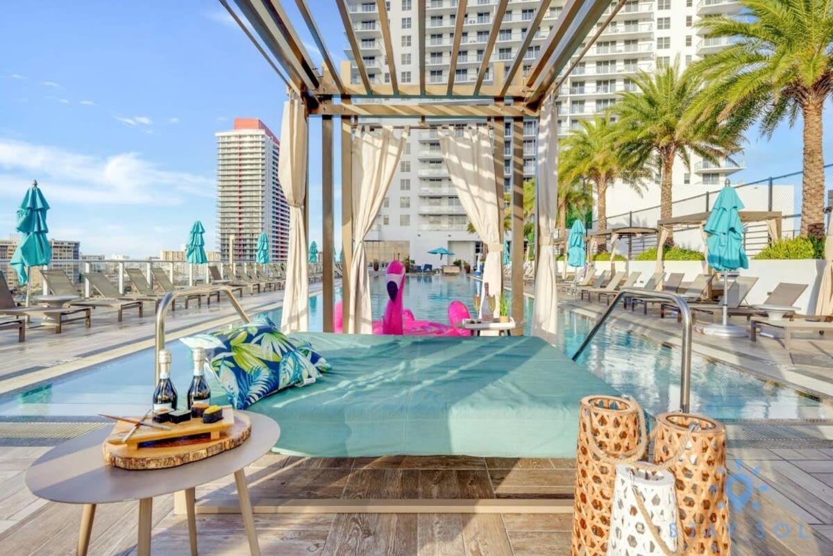 Wrap Around Balcony - Insane Views - Amazing Pools Appartement Hollywood Buitenkant foto