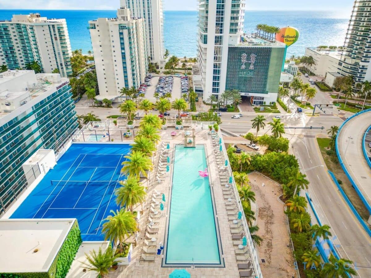 Wrap Around Balcony - Insane Views - Amazing Pools Appartement Hollywood Buitenkant foto