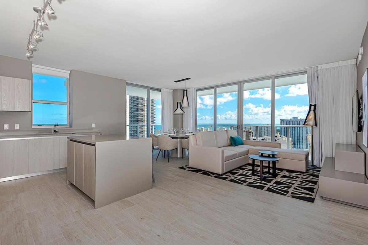Wrap Around Balcony - Insane Views - Amazing Pools Appartement Hollywood Buitenkant foto