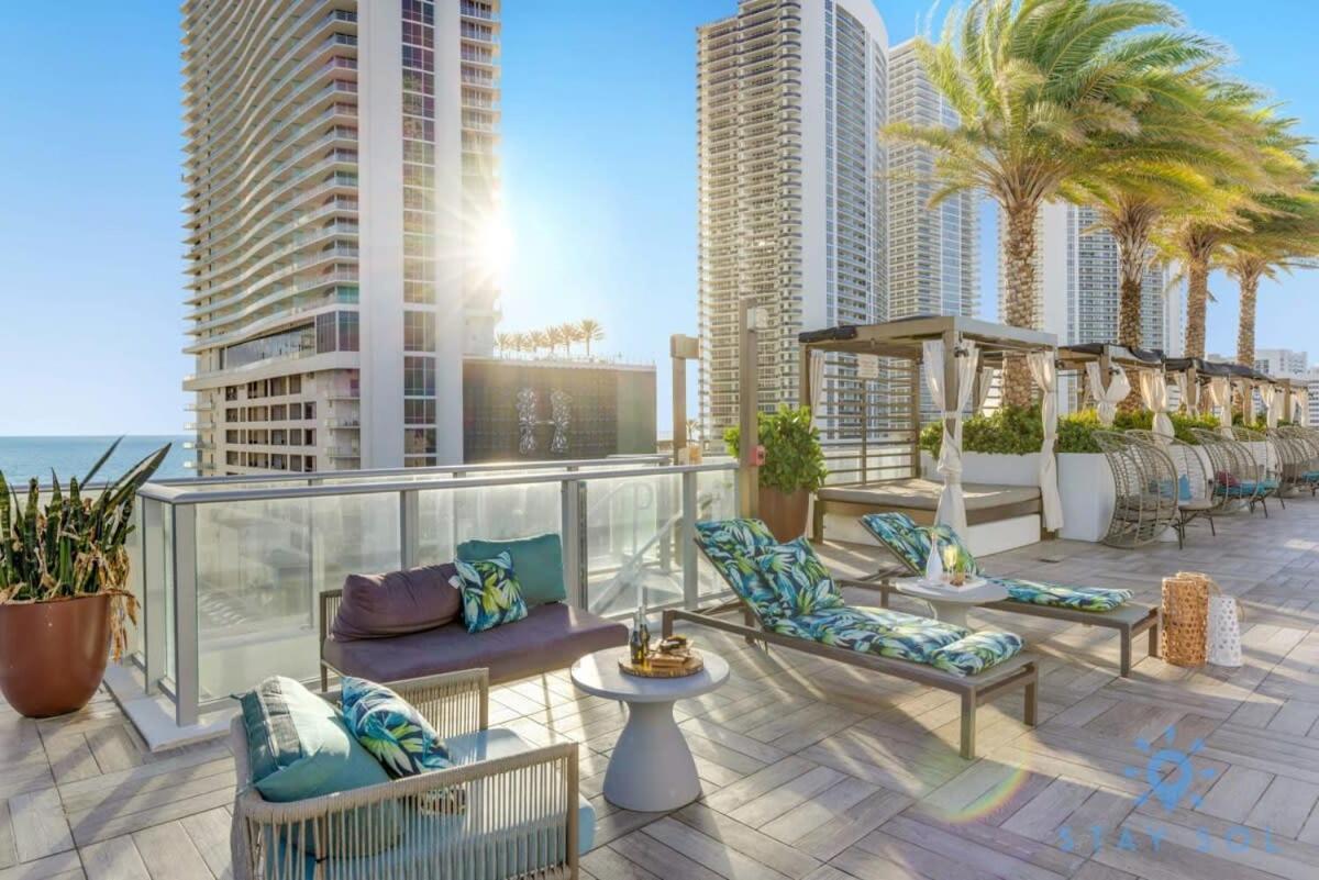 Wrap Around Balcony - Insane Views - Amazing Pools Appartement Hollywood Buitenkant foto