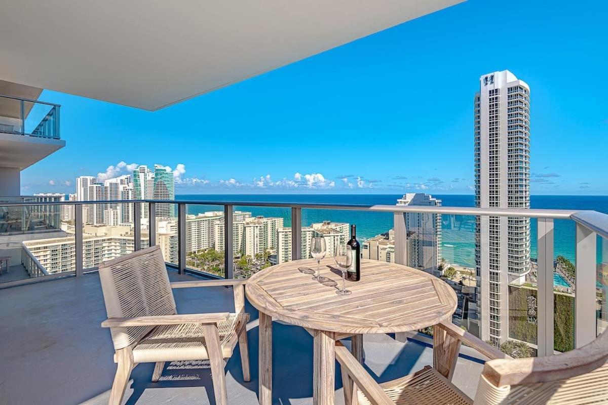Wrap Around Balcony - Insane Views - Amazing Pools Appartement Hollywood Buitenkant foto