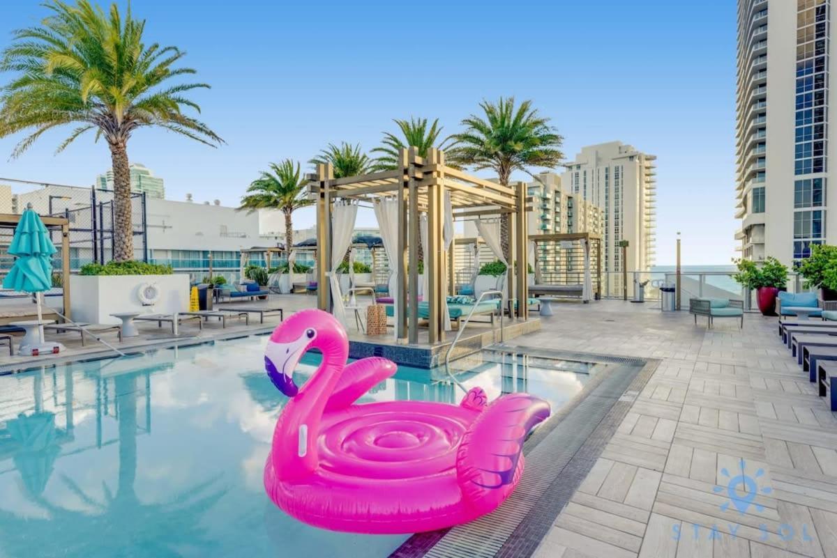 Wrap Around Balcony - Insane Views - Amazing Pools Appartement Hollywood Buitenkant foto