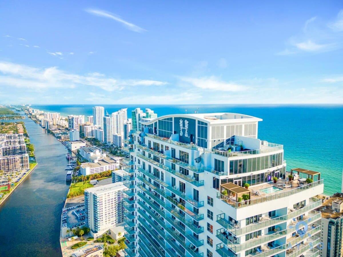 Wrap Around Balcony - Insane Views - Amazing Pools Appartement Hollywood Buitenkant foto
